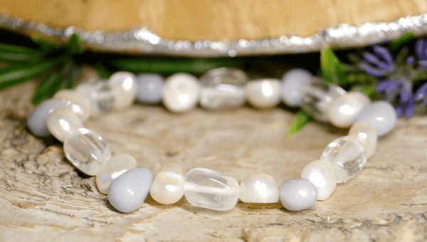 Armband mit Perlen, Angelit und Bergkristall